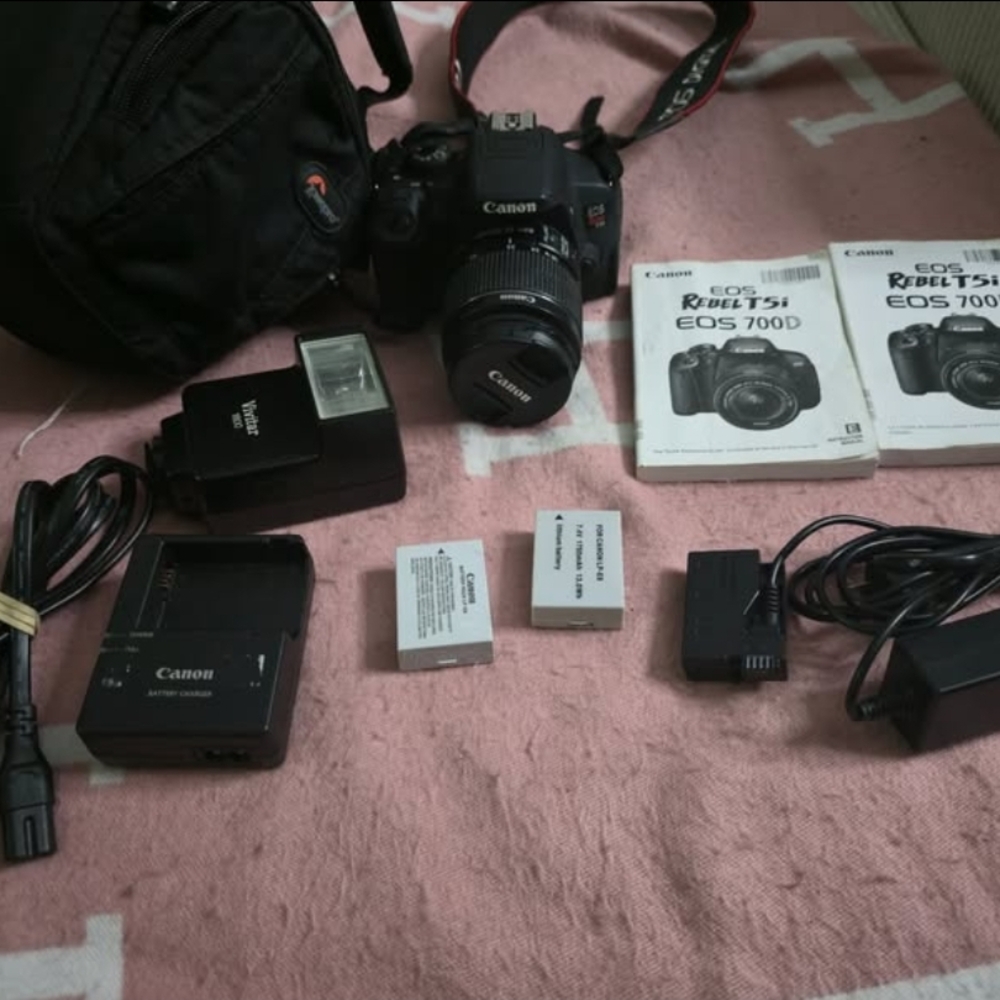 Canon Black Digital Camera Kit with Essential Accessories